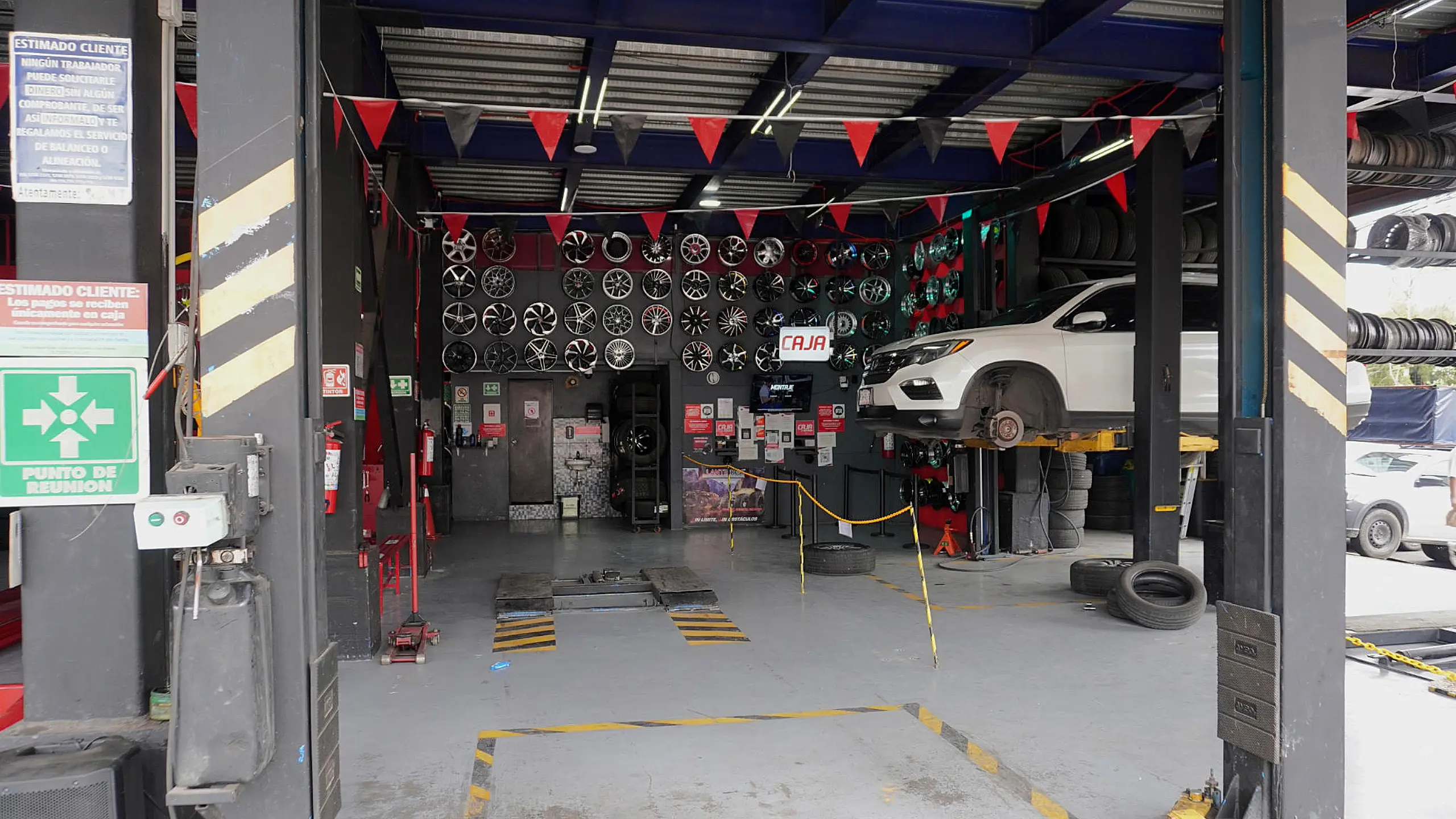 taller-automotriz-especializado-en-llantas-al-mayoreo-control-de-calidad-y-servicio-profesional-en-mexico